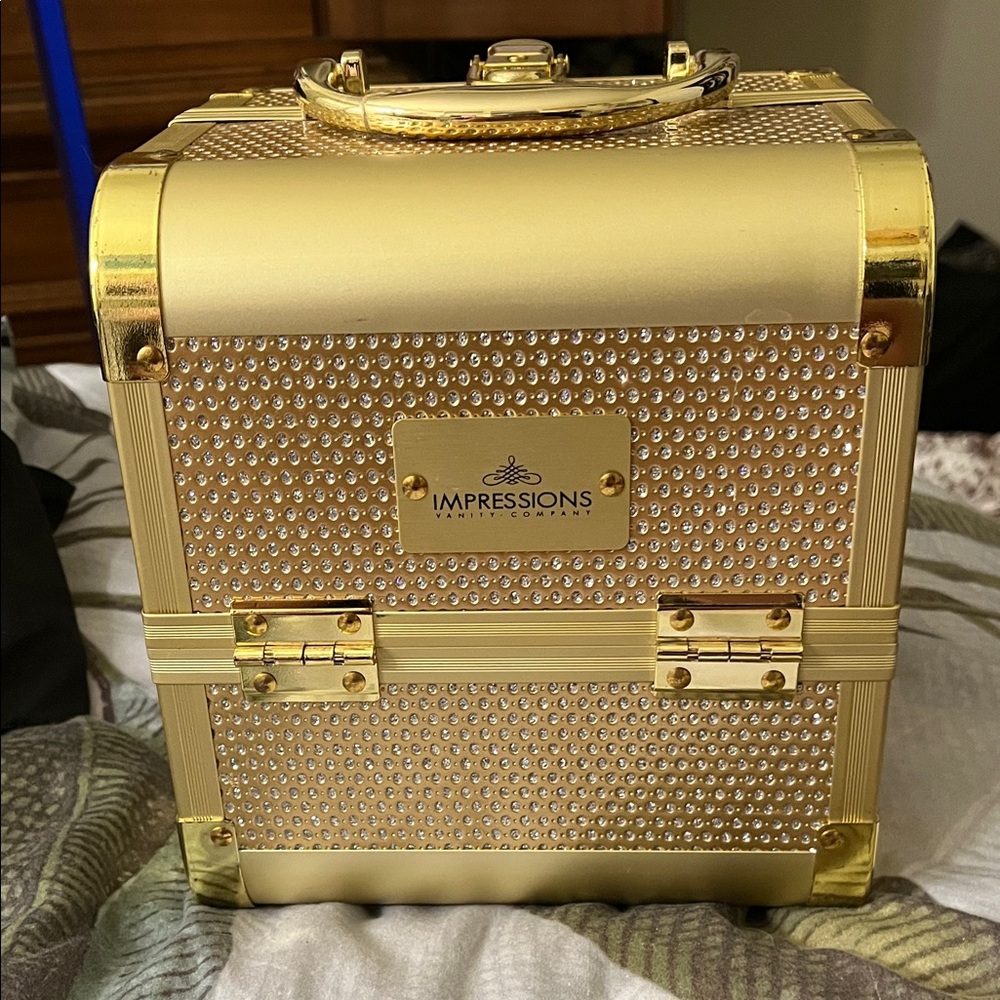 Impressions Gold Makeup Organizer
